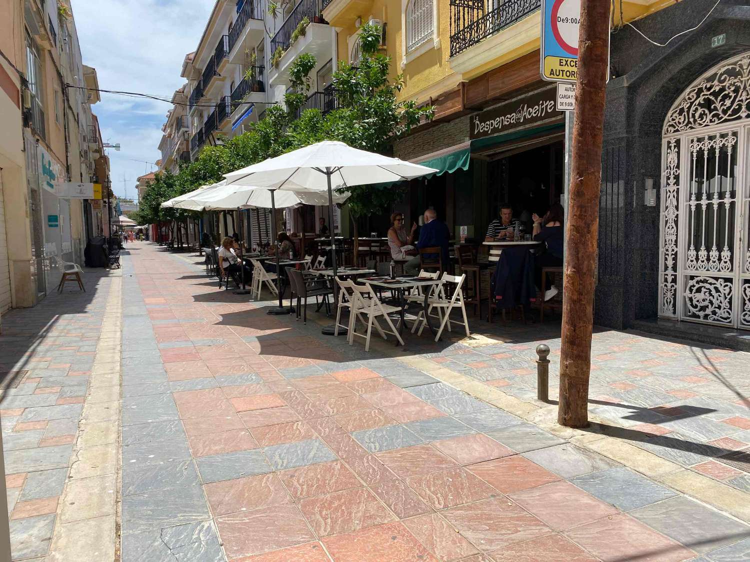 Media Temporada . Se alquila desde 1.9.26-30.6.27 gran piso en el centro de Fuengirola