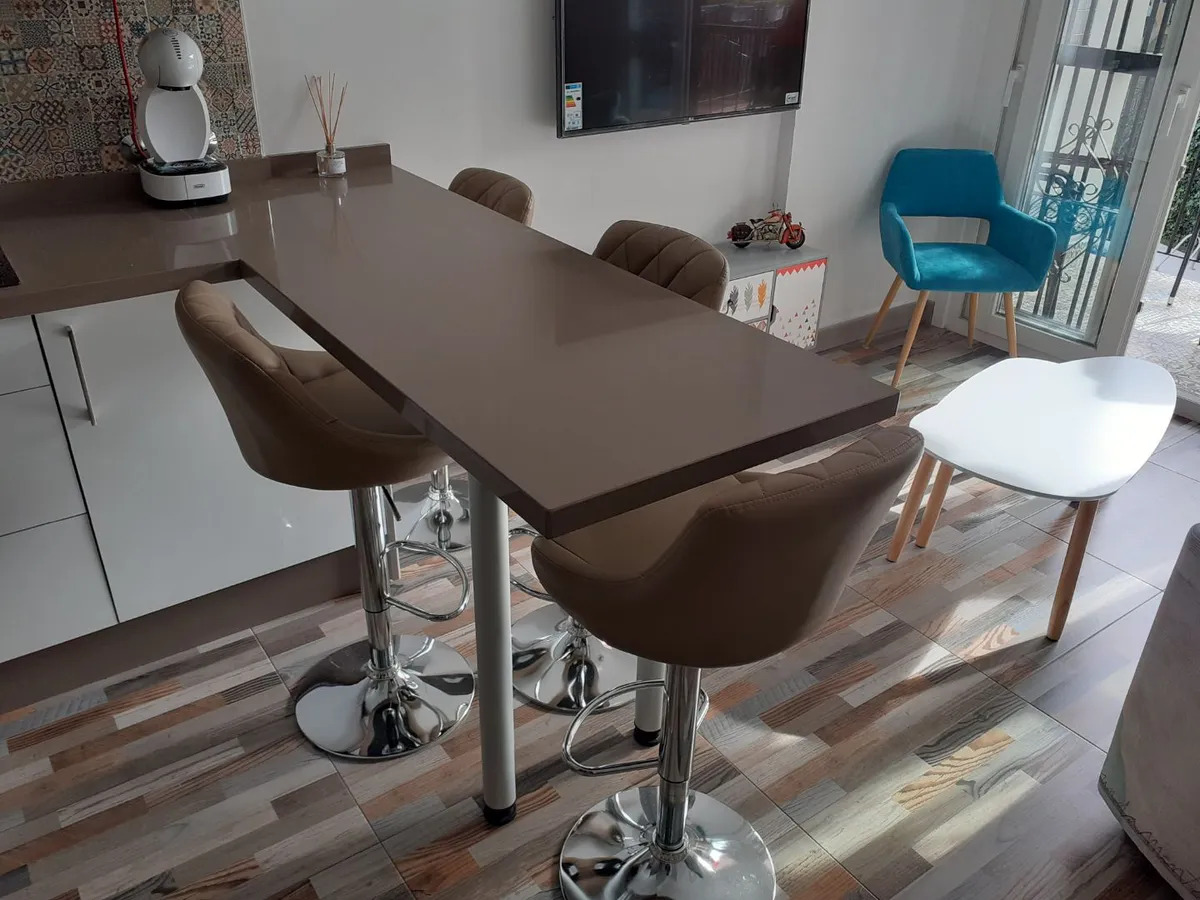 Média temporada . Se alquila desde 1.9.26-30.6.27  bonito apartamento en el centro de Torremolinos
