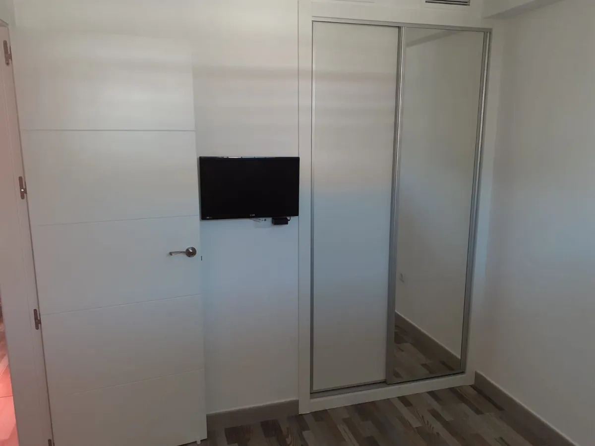 Média temporada . Se alquila desde 1.9.26-30.6.27  bonito apartamento en el centro de Torremolinos