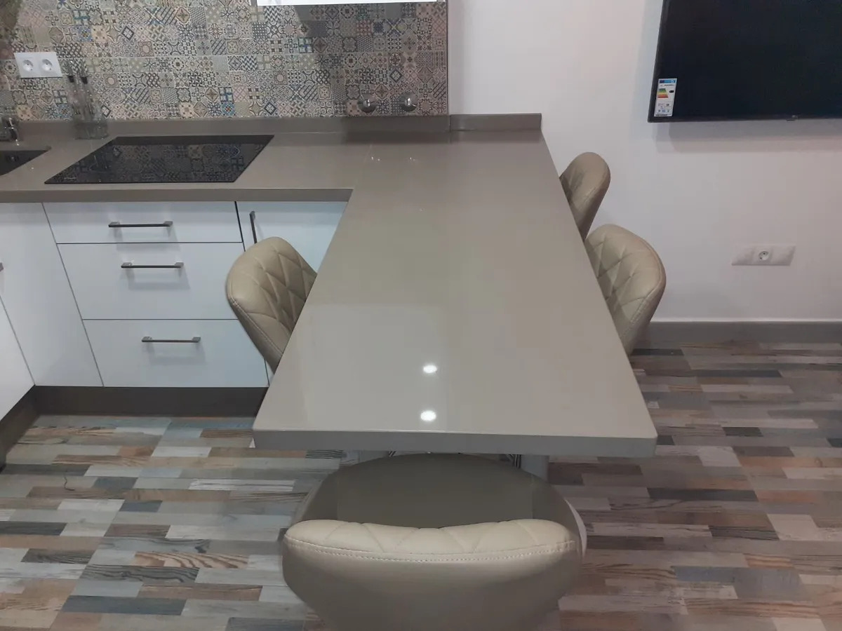 Média temporada . Se alquila desde 1.9.26-30.6.27  bonito apartamento en el centro de Torremolinos