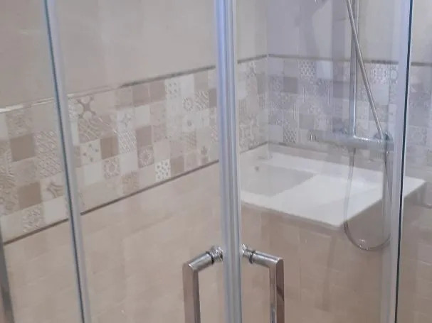 Média temporada . Se alquila desde 1.9.26-30.6.27  bonito apartamento en el centro de Torremolinos