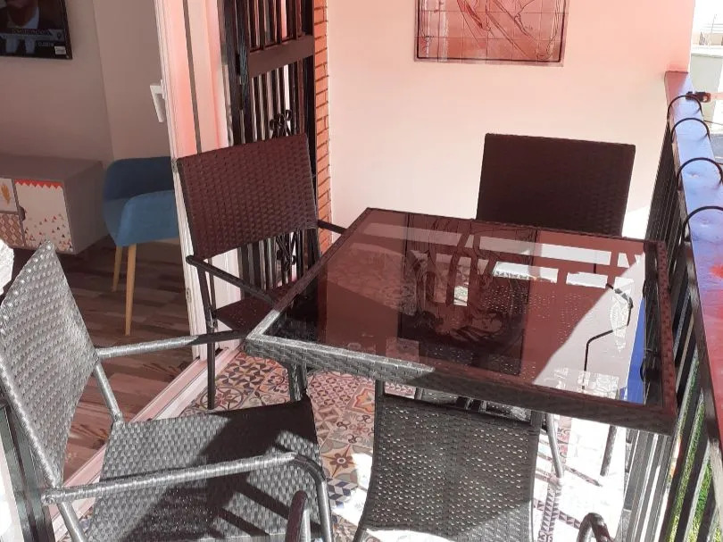 Média temporada . Se alquila desde 1.9.26-30.6.27  bonito apartamento en el centro de Torremolinos