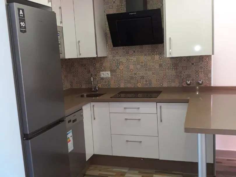 Média temporada . Se alquila desde 1.9.26-30.6.27  bonito apartamento en el centro de Torremolinos