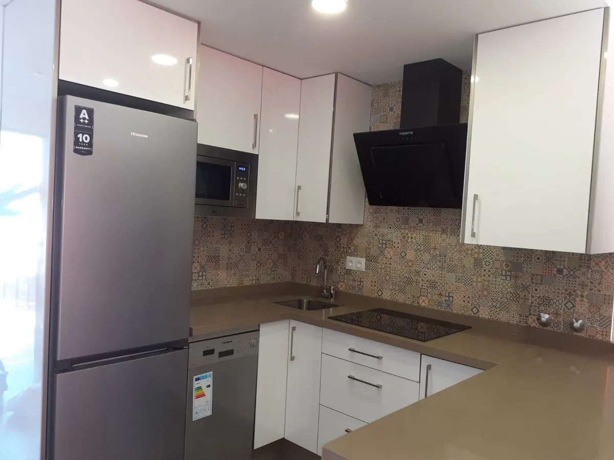 Média temporada . Se alquila desde 1.9.26-30.6.27  bonito apartamento en el centro de Torremolinos