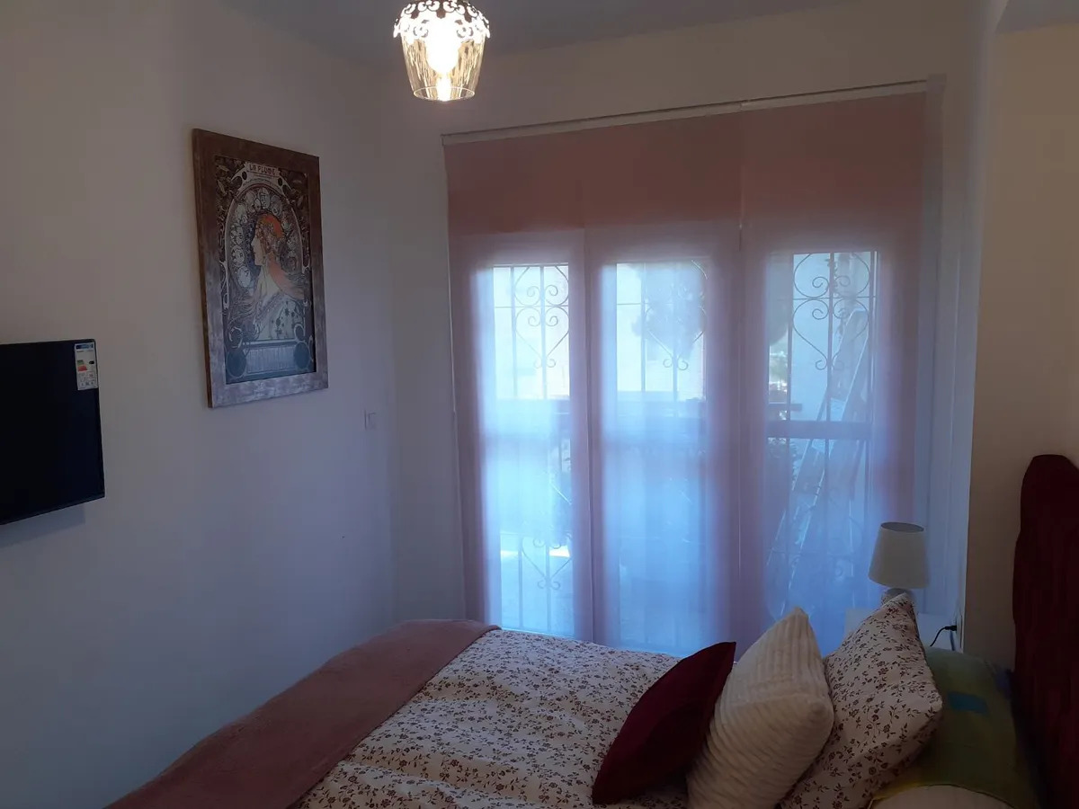 Média temporada . Se alquila desde 1.9.26-30.6.27  bonito apartamento en el centro de Torremolinos