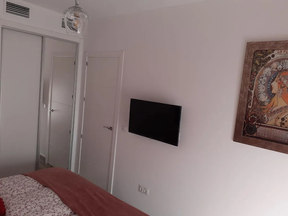 Média temporada . Se alquila desde 1.9.26-30.6.27  bonito apartamento en el centro de Torremolinos