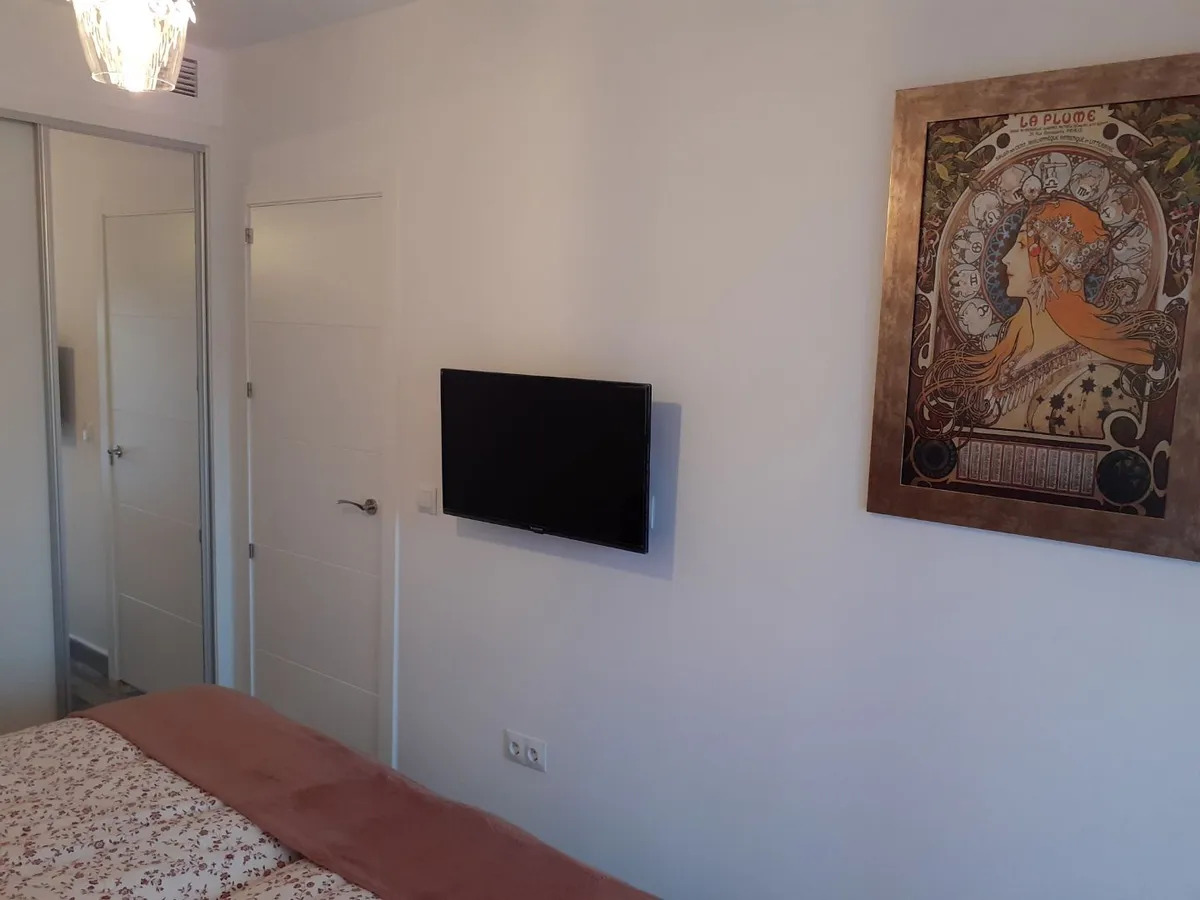 Média temporada . Se alquila desde 1.9.26-30.6.27  bonito apartamento en el centro de Torremolinos