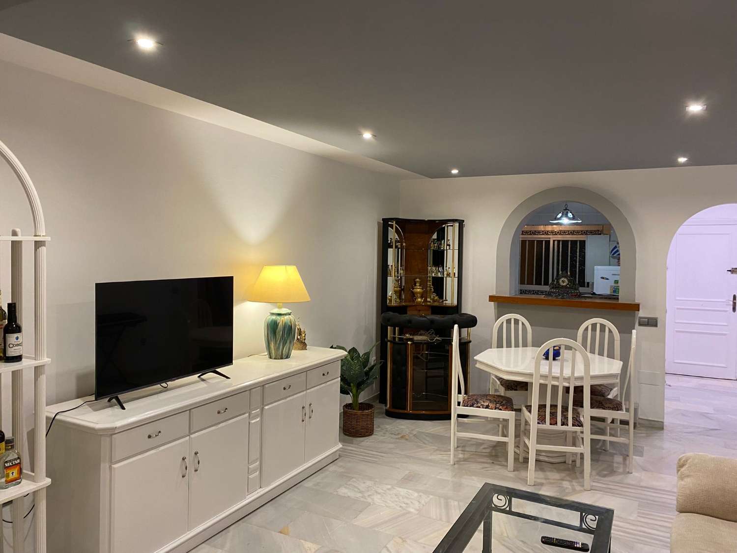 MEDIA TEMPORADA , SE ALQUILA DEL 1.9.26--30.6.27  MAGNFICO APARTAMENTO EN ARROYO DE LA MIEL (BENALMADENA).