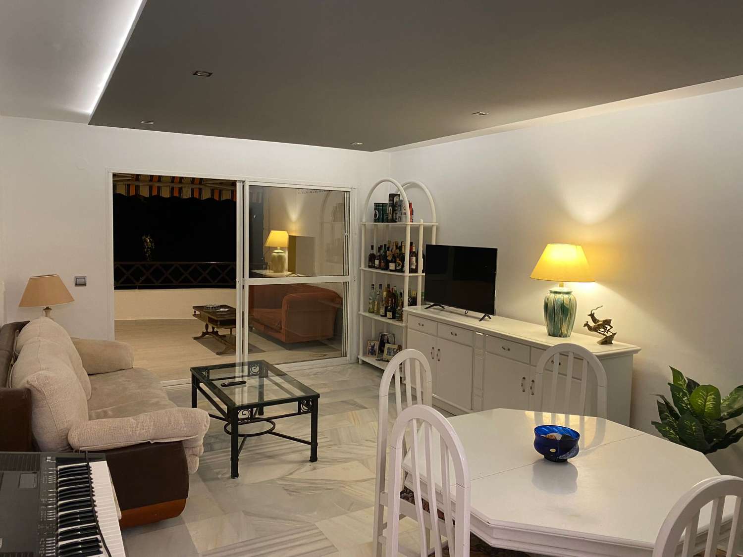 MEDIA TEMPORADA , SE ALQUILA DEL 1.9.26--30.6.27  MAGNFICO APARTAMENTO EN ARROYO DE LA MIEL (BENALMADENA).