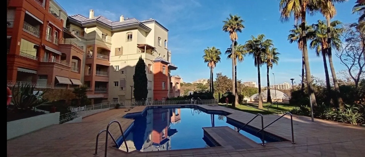 Appartement te huur in Benalmádena