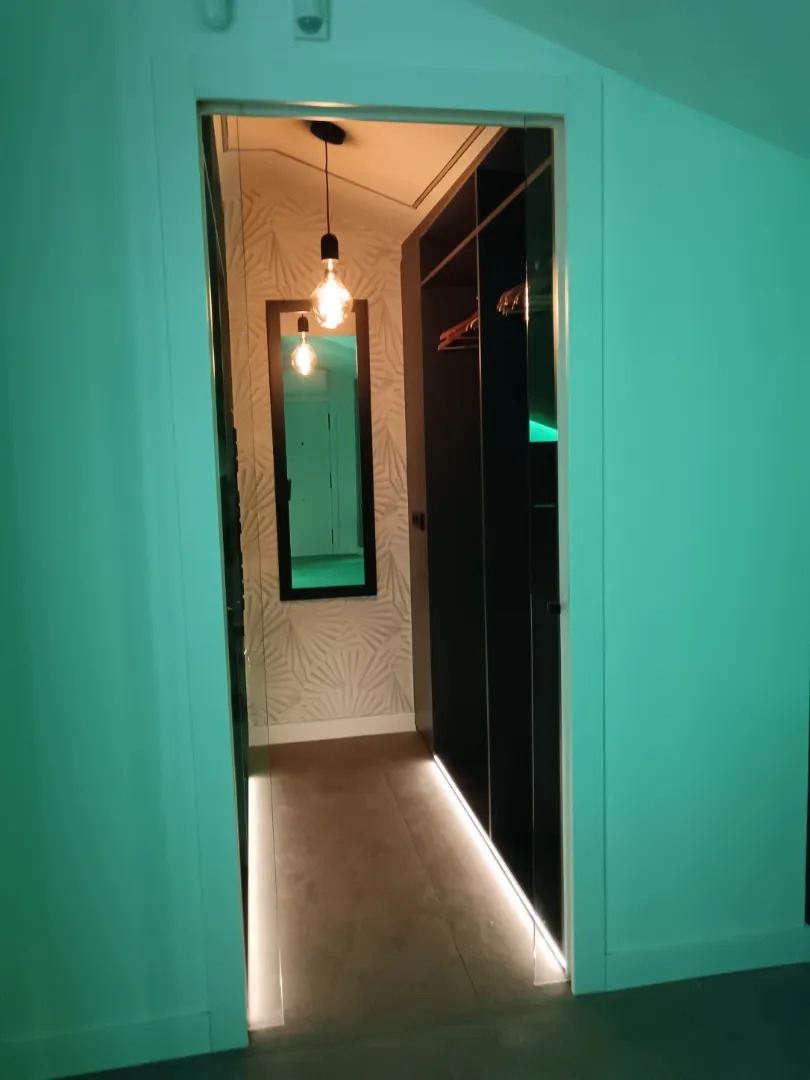 Larga temporada . Se alquila moderno  Loft con vistas al mar en la zona de Nueva Torrequebrada (Benalmádena )