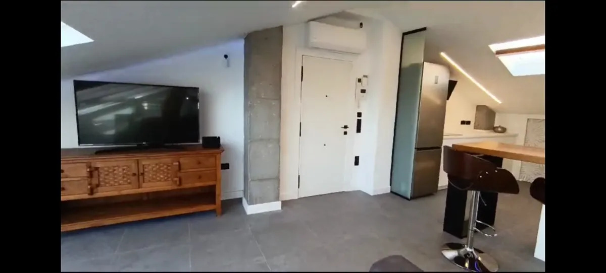 Larga temporada . Se alquila moderno  Loft con vistas al mar en la zona de Nueva Torrequebrada (Benalmádena )