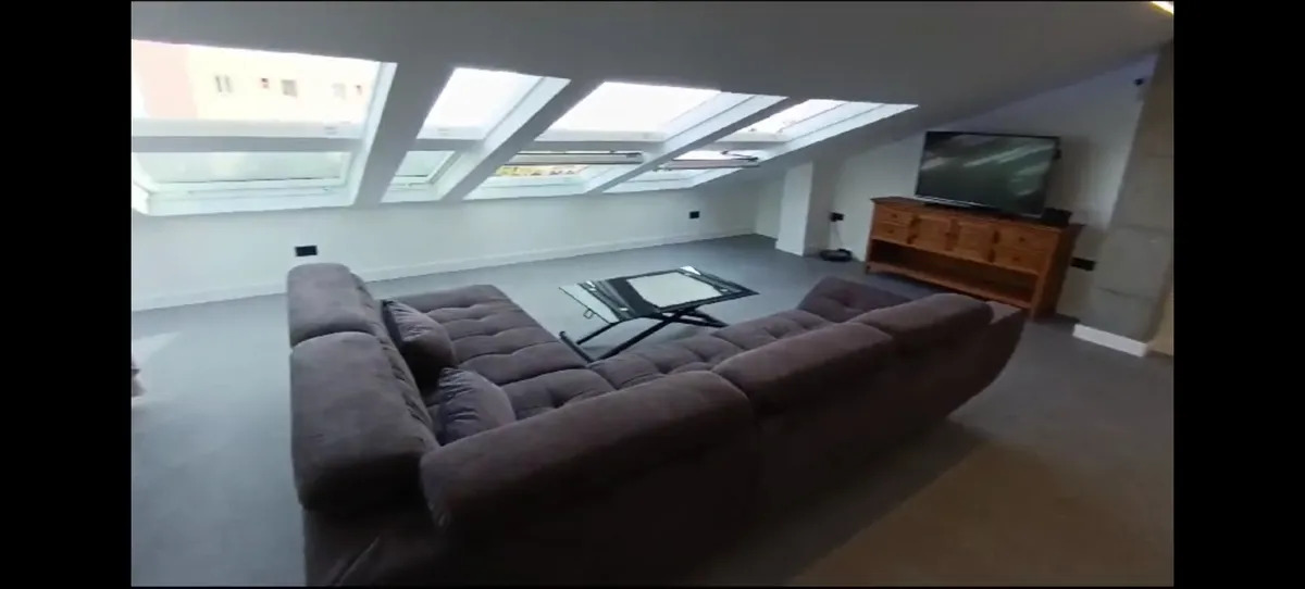 Larga temporada . Se alquila moderno  Loft con vistas al mar en la zona de Nueva Torrequebrada (Benalmádena )