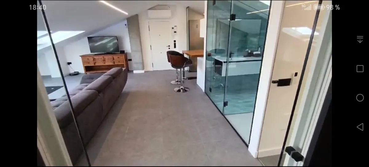 Larga temporada . Se alquila moderno  Loft con vistas al mar en la zona de Nueva Torrequebrada (Benalmádena )