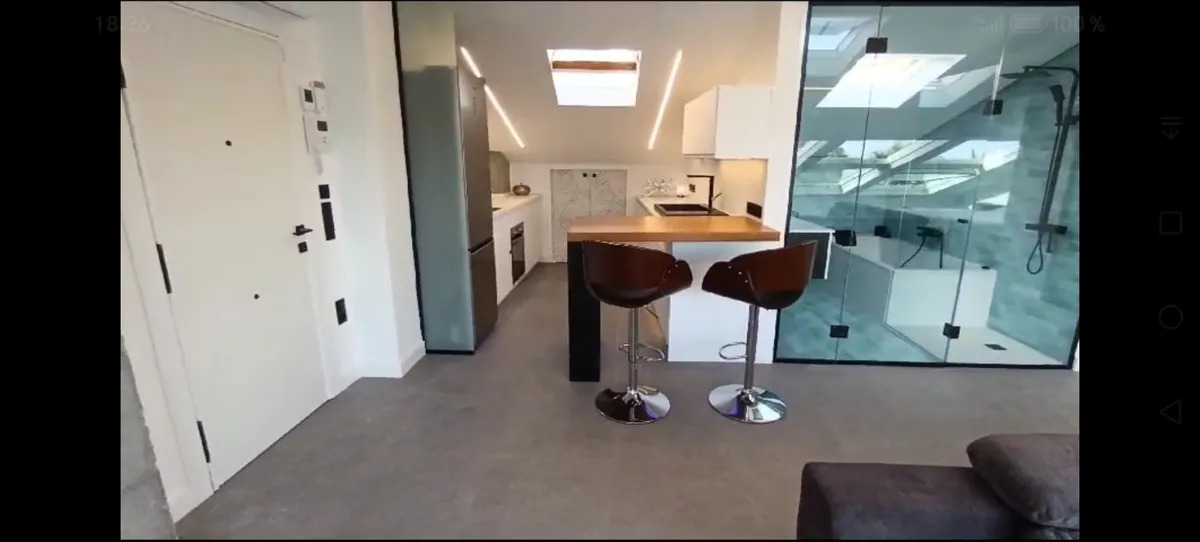 Larga temporada . Se alquila moderno  Loft con vistas al mar en la zona de Nueva Torrequebrada (Benalmádena )