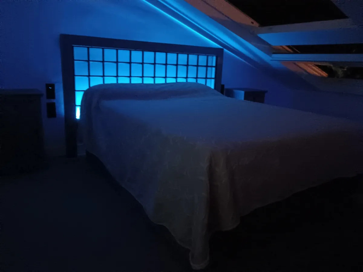Larga temporada . Se alquila moderno  Loft con vistas al mar en la zona de Nueva Torrequebrada (Benalmádena )