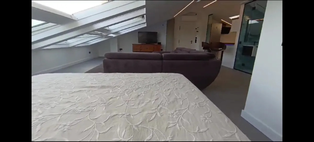 Larga temporada . Se alquila moderno  Loft con vistas al mar en la zona de Nueva Torrequebrada (Benalmádena )