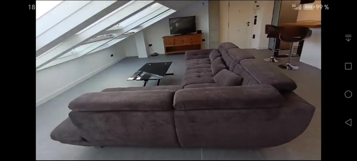 Larga temporada . Se alquila moderno  Loft con vistas al mar en la zona de Nueva Torrequebrada (Benalmádena )