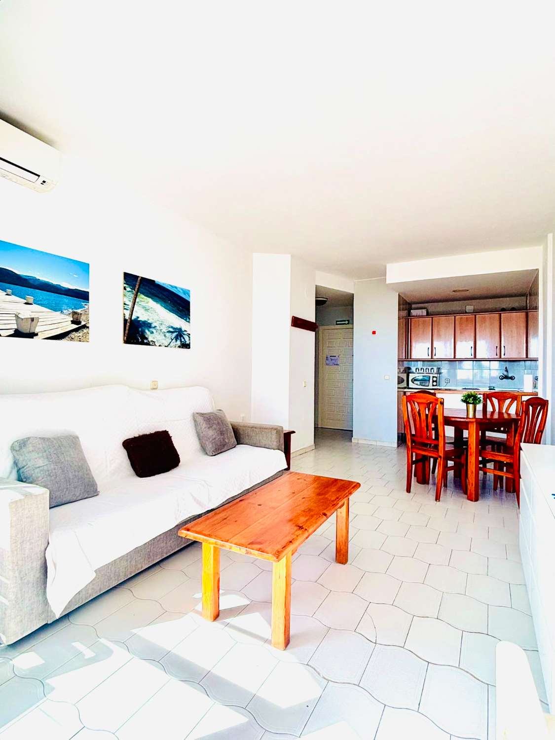Media Temporada . Se alquila   desde 1.11.26-31.5.27  bonito apartamento con vistas al mar en 1ª linea de playa Benalmádena Costa