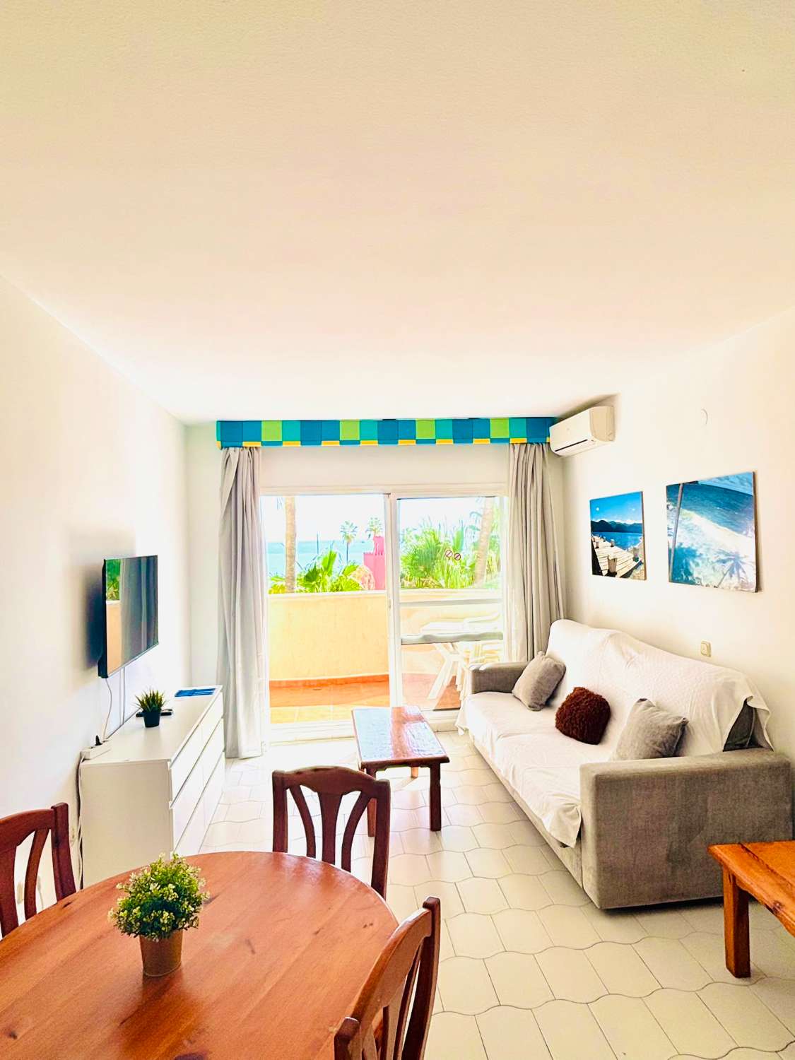 Media Temporada . Se alquila   desde 1.11.26-31.5.27  bonito apartamento con vistas al mar en 1ª linea de playa Benalmádena Costa