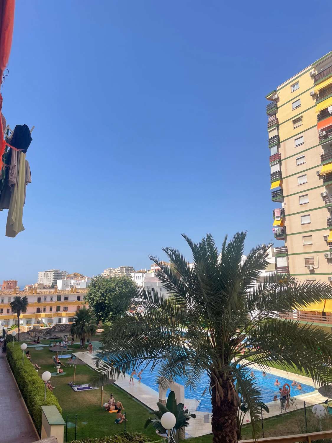 MEDIA TEMPORADA SE ALQUILA DESDE 1.10.26- 31.5. 27 BONITO APARTAMENTO A 100 METROS DE LA PLAYA EN BENALMADENA