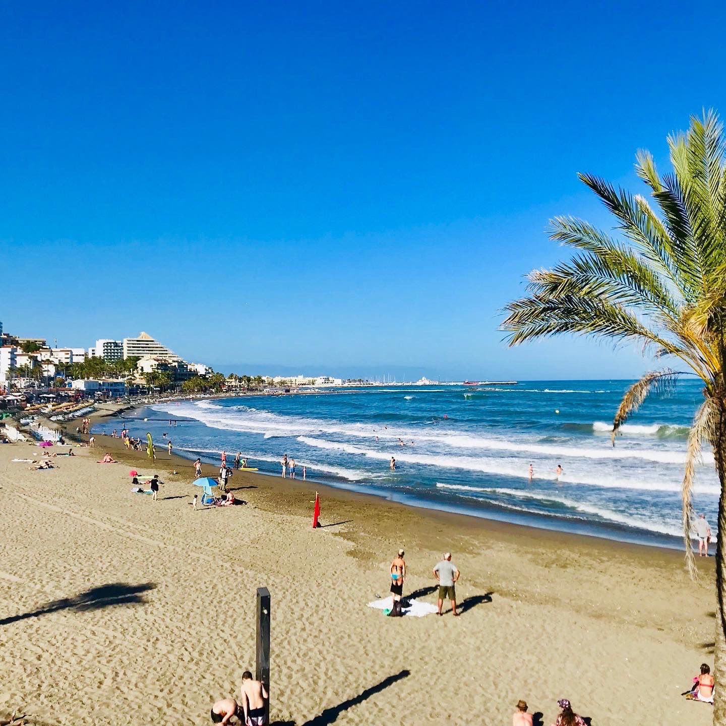 MEDIA TEMPORADA SE ALQUILA DESDE 1.10.26- 31.5. 27 BONITO APARTAMENTO A 100 METROS DE LA PLAYA EN BENALMADENA