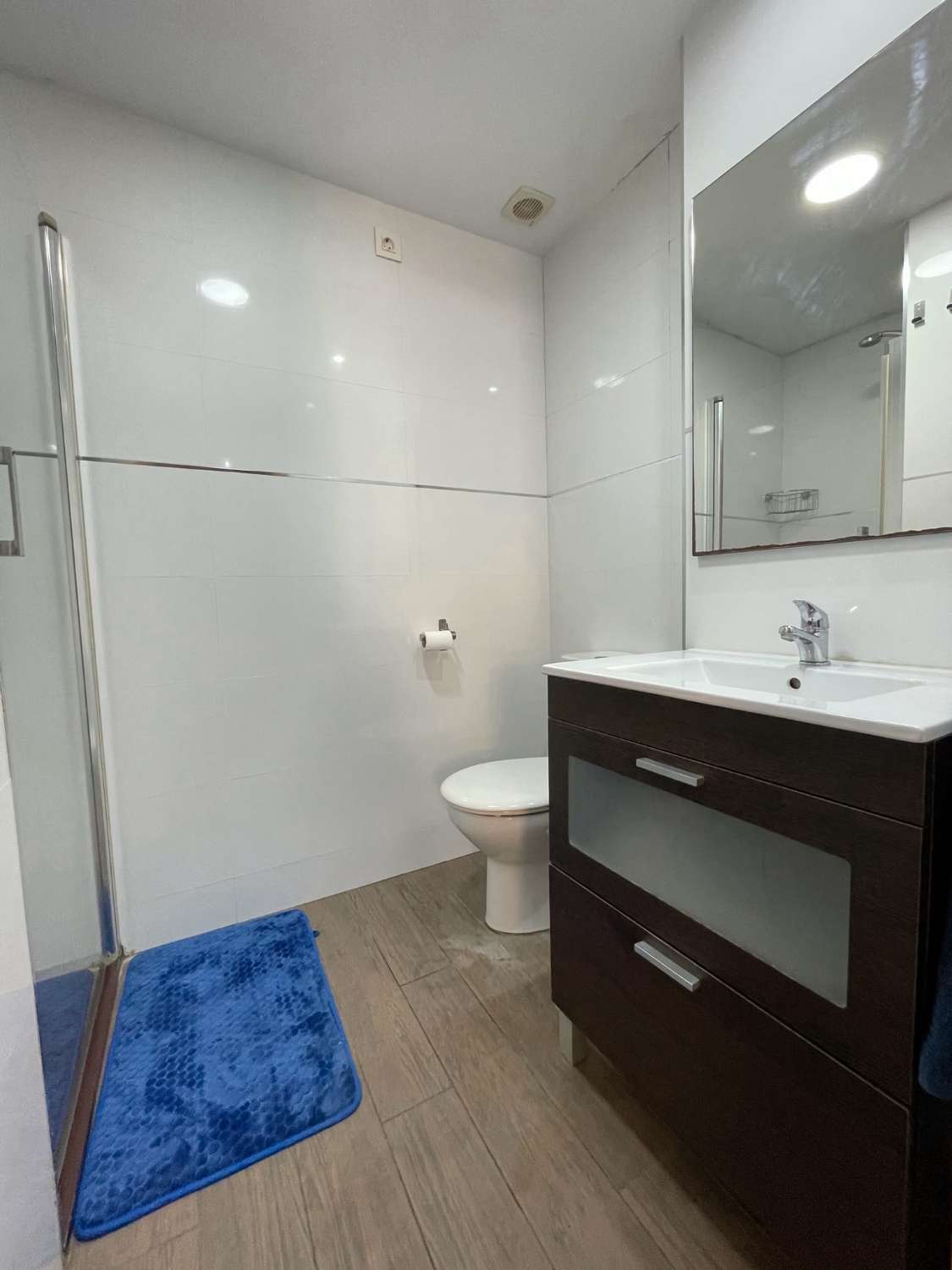 MEDIA TEMPORADA SE ALQUILA DESDE 1.10.26- 31.5. 27 BONITO APARTAMENTO A 100 METROS DE LA PLAYA EN BENALMADENA