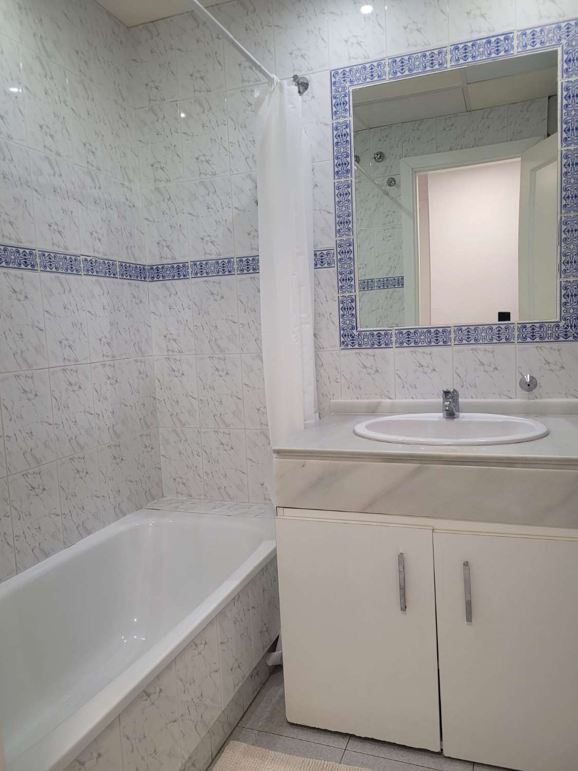 Se vende magnifico apartamento en la zona de Nueva Torrequebrada  en Benalmádena