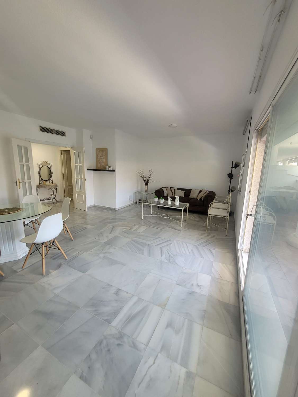 Se vende magnifico apartamento en la zona de Nueva Torrequebrada  en Benalmádena