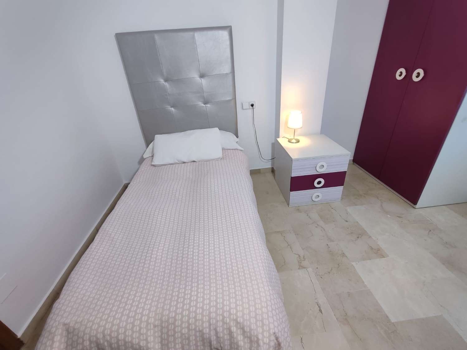 Se vende bonito piso  en zona Las Lagunas (Mijas)