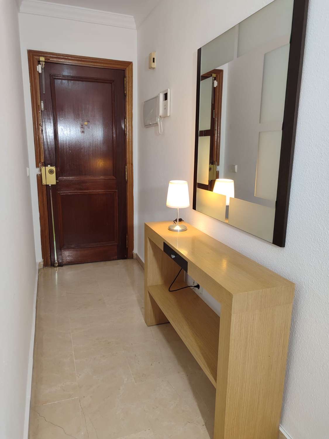 Se vende bonito piso  en zona Las Lagunas (Mijas)