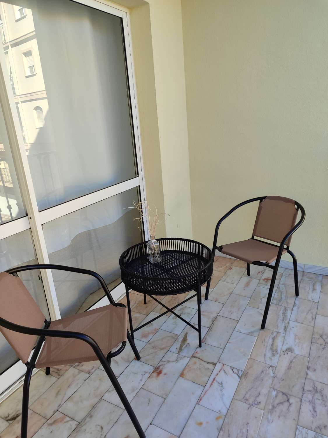 Se vende bonito piso  en zona Las Lagunas (Mijas)