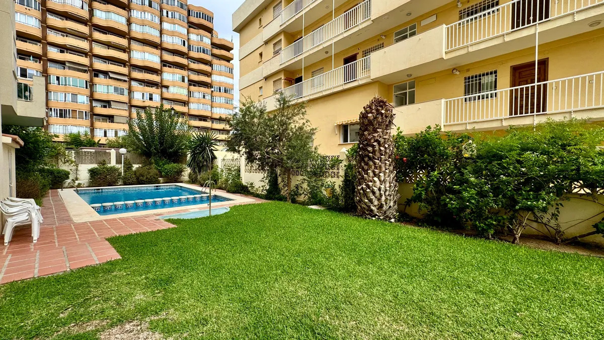 Praktfull, nyrenovert toppleilighet med havutsikt til salgs i Los Boliches-området (Fuengirola)