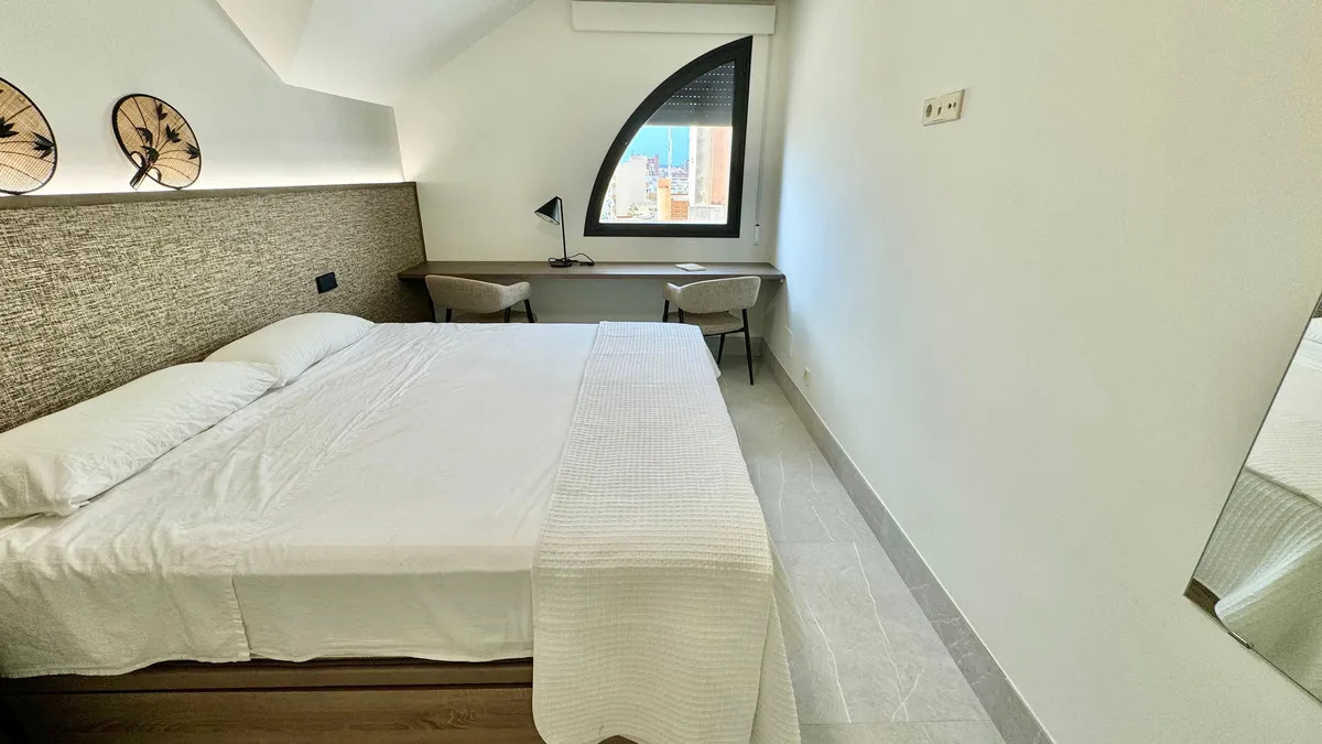 Praktfull, nyrenovert toppleilighet med havutsikt til salgs i Los Boliches-området (Fuengirola)