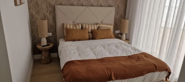 Larga temporada . Se  alquila magnifico  Chalet Pareado  con vistas  al mar en zona  Casablanca ( Benalmadena Pueblo )