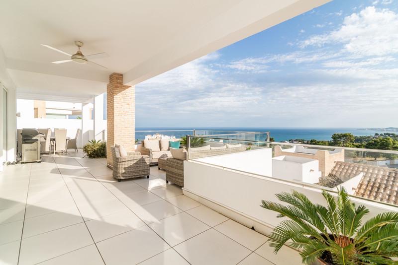 Larga temporada . Se  alquila magnifico  Chalet Pareado  con vistas  al mar en zona  Casablanca ( Benalmadena Pueblo )