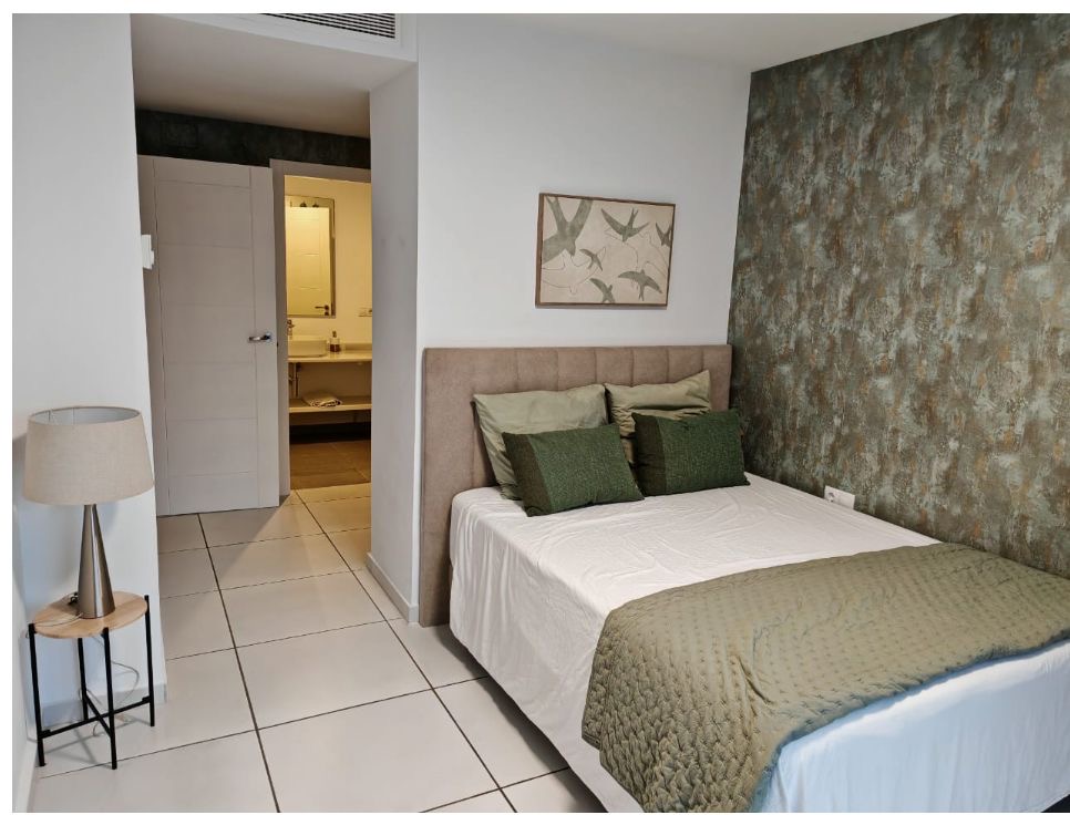 Larga temporada . Se  alquila magnifico  Chalet Pareado  con vistas  al mar en zona  Casablanca ( Benalmadena Pueblo )