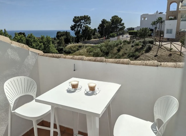 Larga temporada . Se  alquila magnifico  Chalet Pareado  con vistas  al mar en zona  Casablanca ( Benalmadena Pueblo )