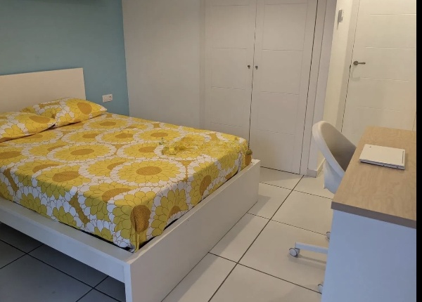 Larga temporada . Se  alquila magnifico  Chalet Pareado  con vistas  al mar en zona  Casablanca ( Benalmadena Pueblo )