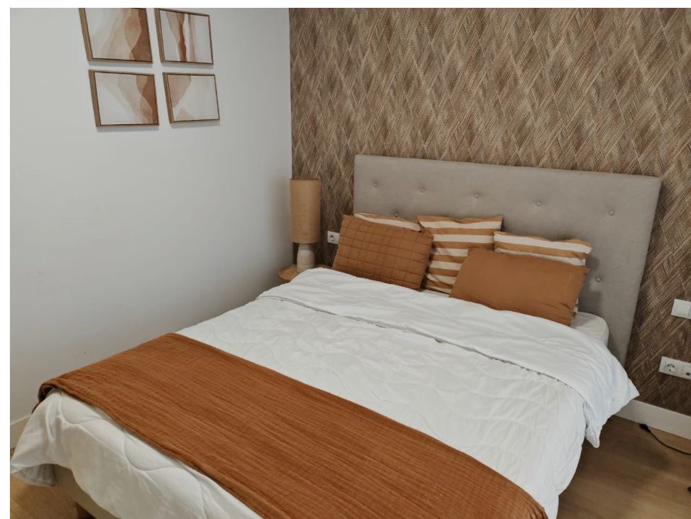 Larga temporada . Se  alquila magnifico  Chalet Pareado  con vistas  al mar en zona  Casablanca ( Benalmadena Pueblo )