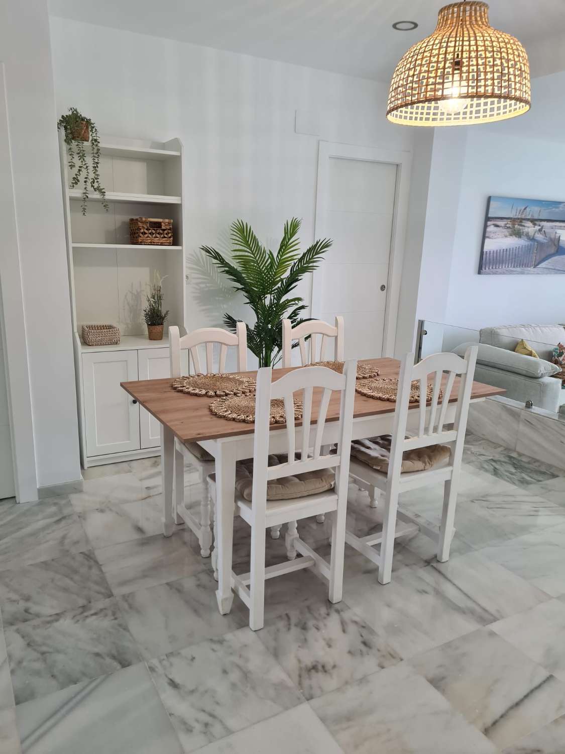 Media temporada . Se alquila desde 1.10.26.31.5.27 maginifico apartamento  con vistas al mar en zona Los Alamos (Torremolinos)