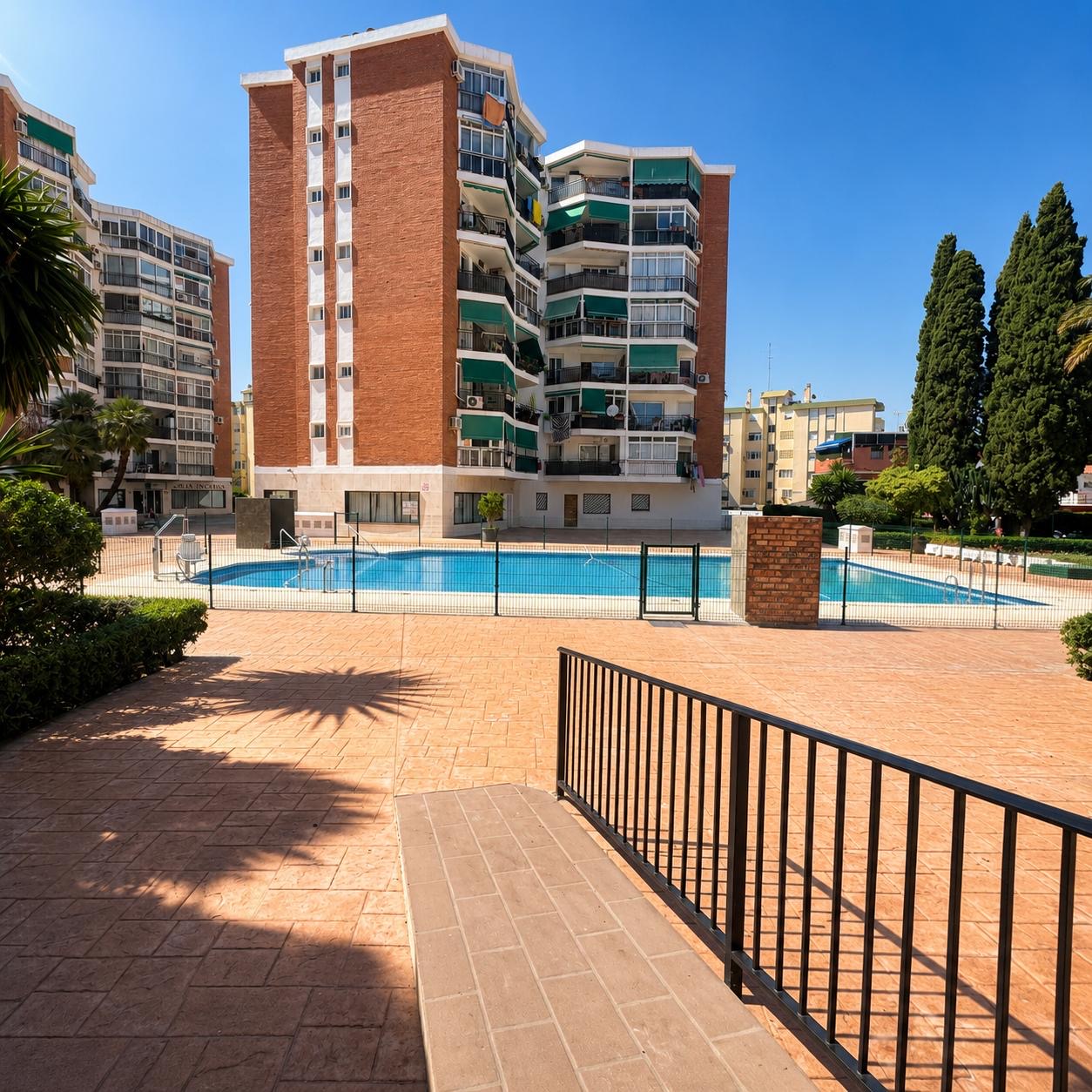 Media Temporada . Se alquila desde  9.10.26-30.4.27 bonito  Estudio  en el centro de Torremolinos