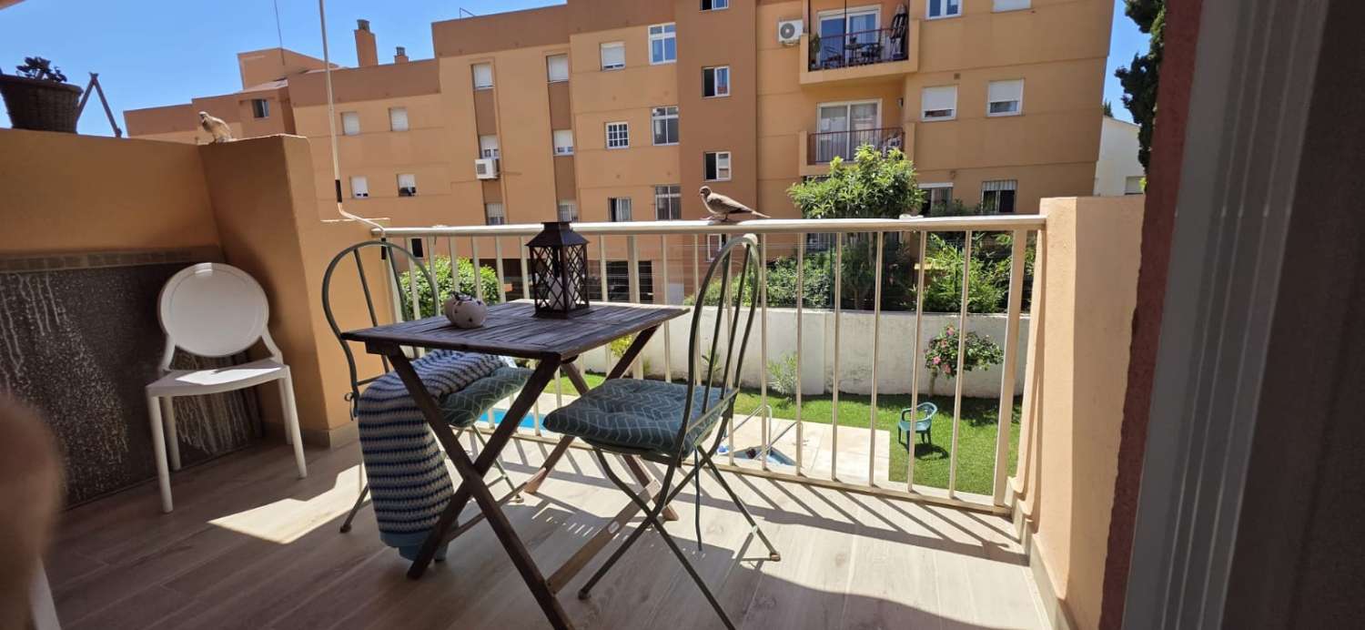Larga Temporada . Se alquila por 11 meses bonito piso totalmente reformado en el centro de Torremolinos