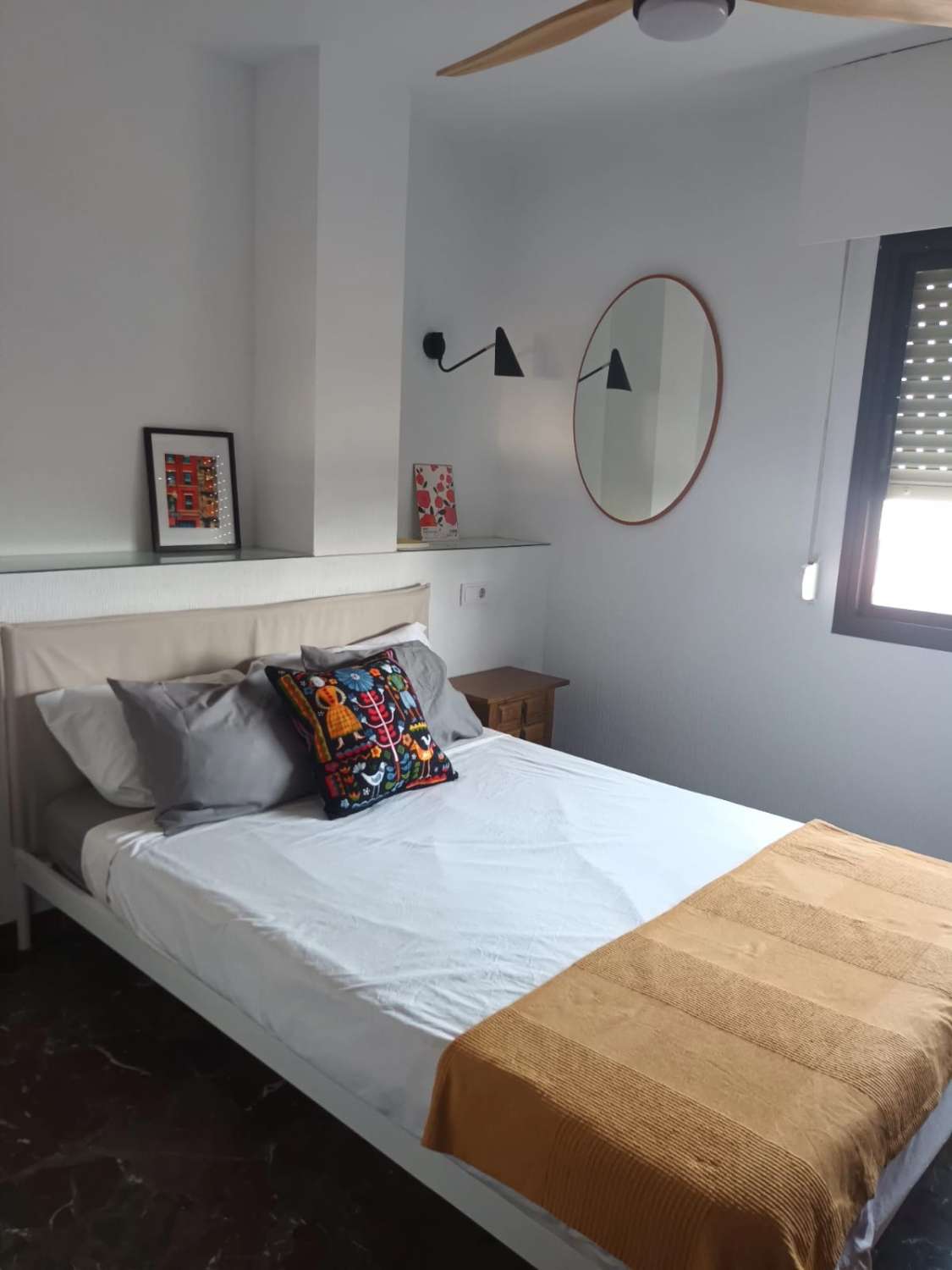 Media Temporada . Se alquila desde ahora - 30.6.27 bonito apartamento con vistas al mar  en  1ª línea de playa  Los Boliches (Fuengirola )