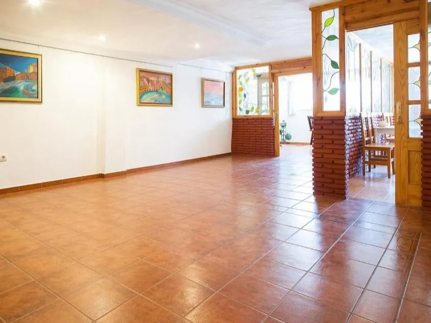Se alquila por larga temnporada bonito apartamento en Playamar- Benyamina (Torremolinos)