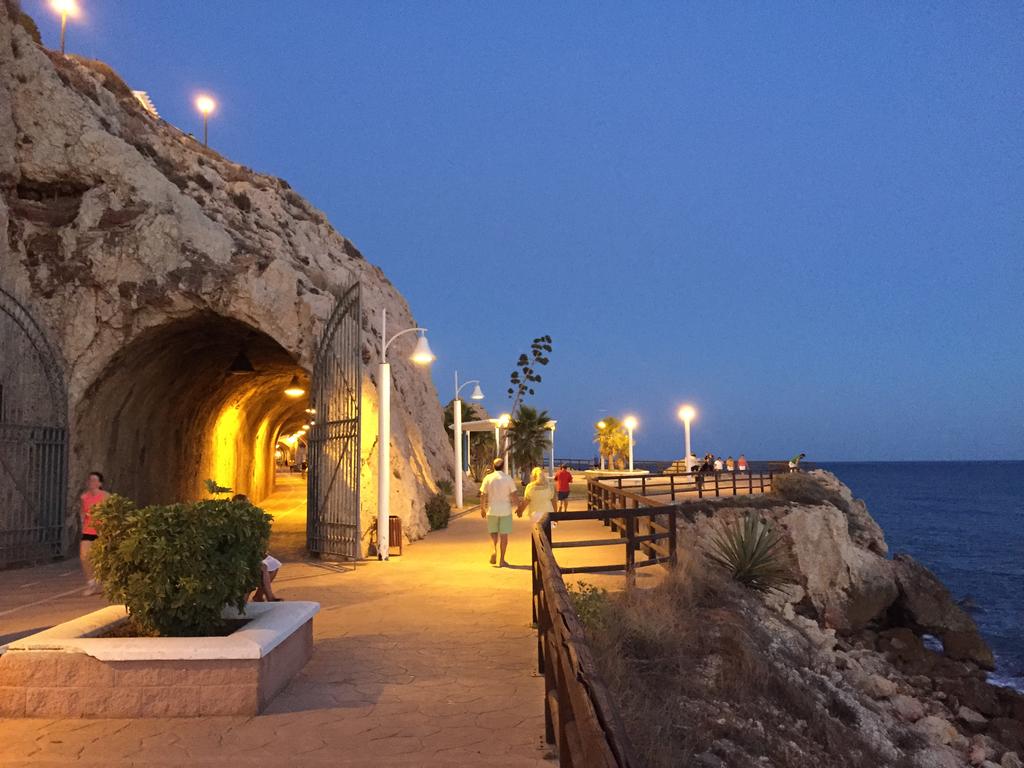 Media Temporada . Se alquila desde ahora  - 30.6.27 bonito apartamento a pocos metros del mar en La Cala del Moral   (Rincon de la Victoria )  en Málaga