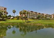 Larga temporada . Se alquila bonito apartamento con vistas al Golf en Benalmadena