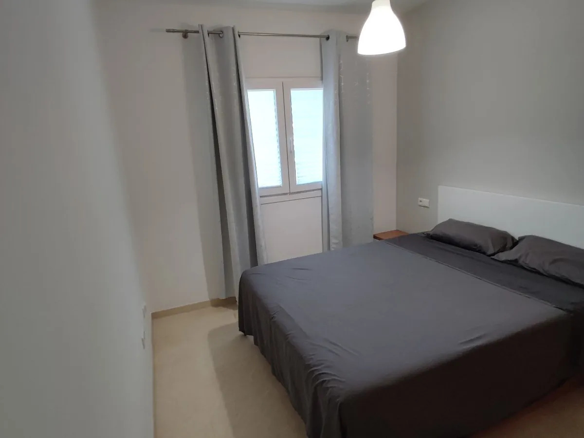Larga temporada . Se alquila bonito apartamento con vistas al Golf en Benalmadena