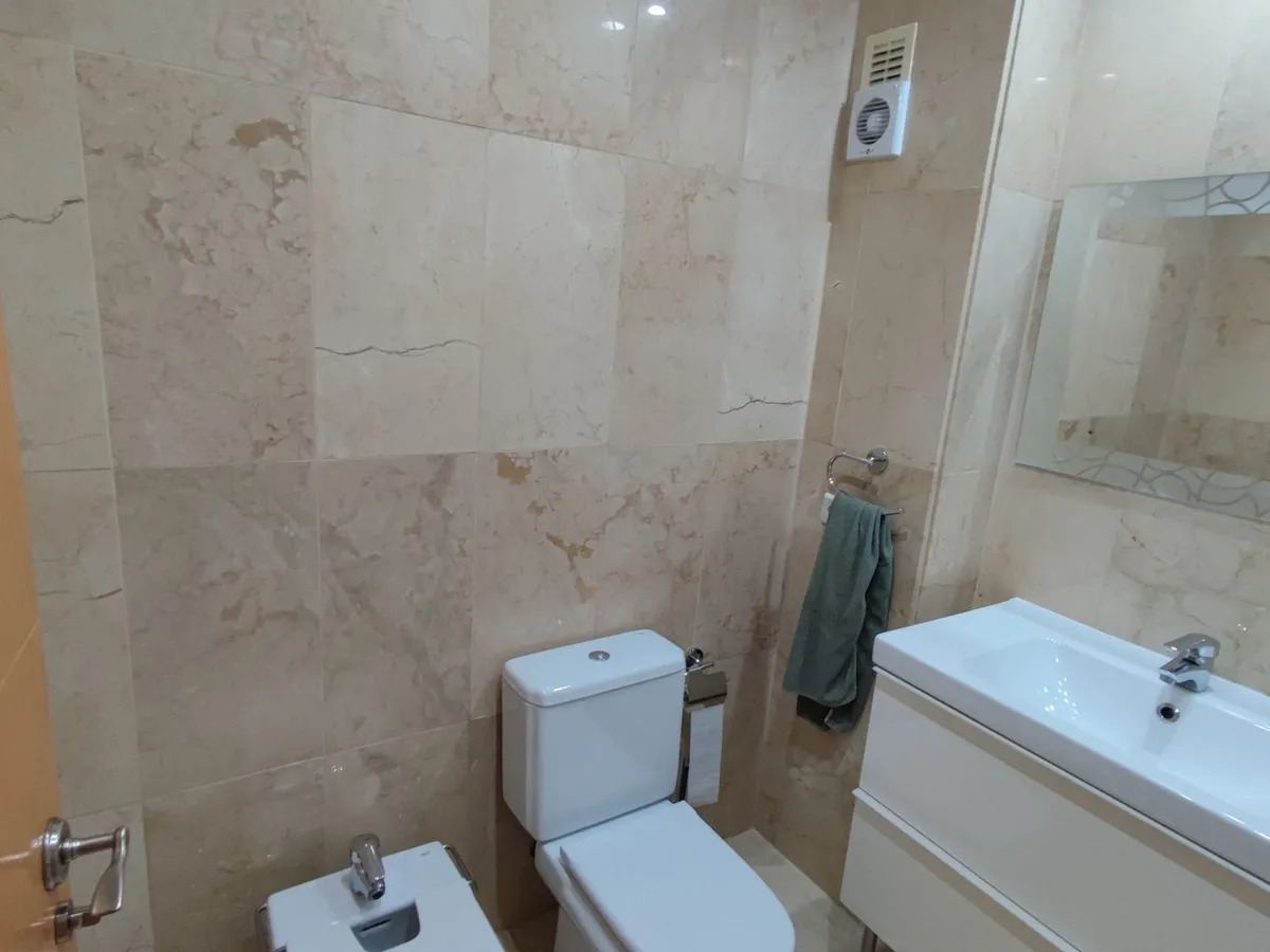 Larga temporada . Se alquila bonito apartamento con vistas al Golf en Benalmadena