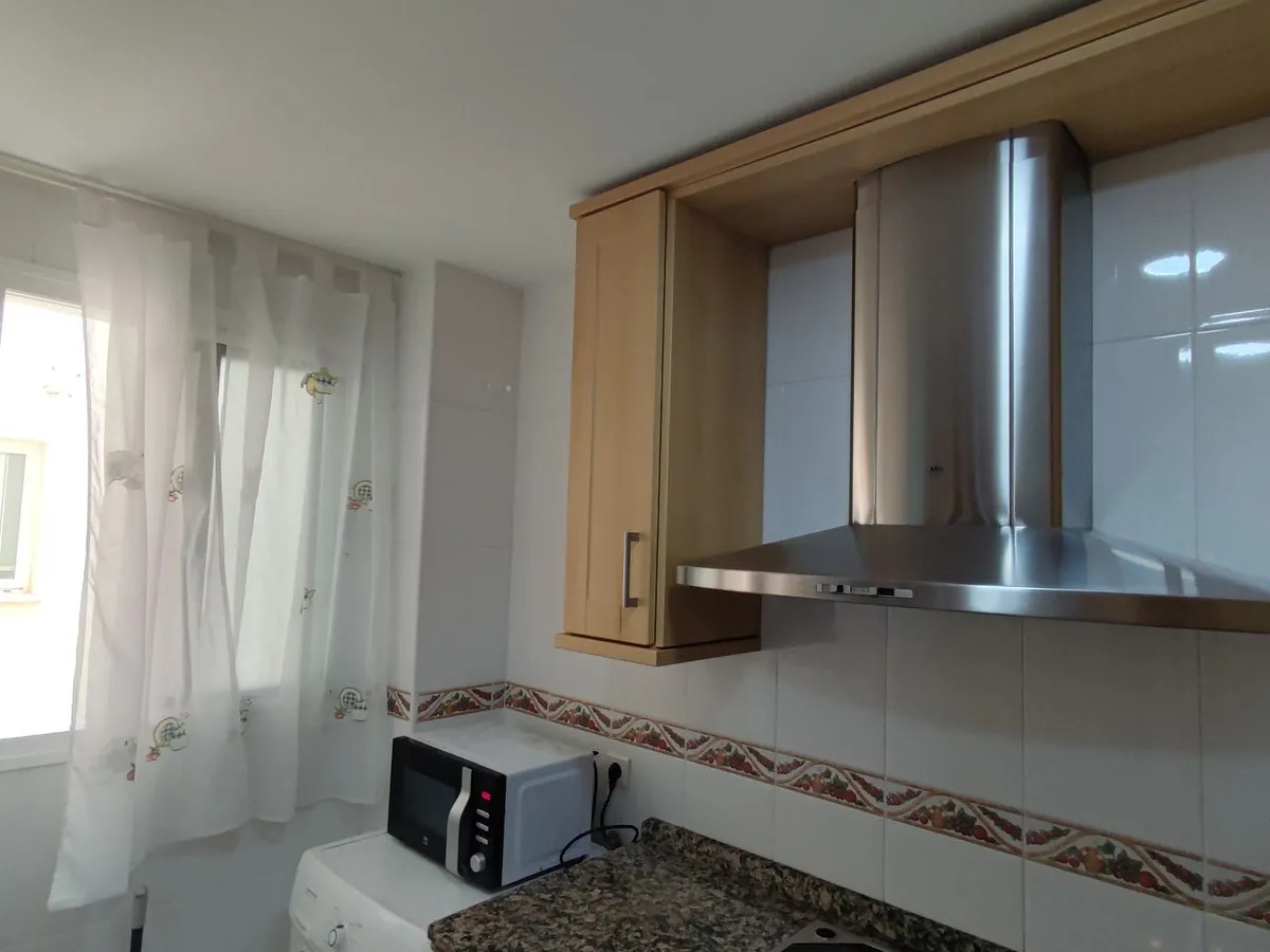 Larga temporada . Se alquila bonito apartamento con vistas al Golf en Benalmadena